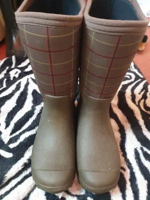 NEW WITH TAGS Brown  HKM neoprene thermo boots FREE POSTAGE ✅