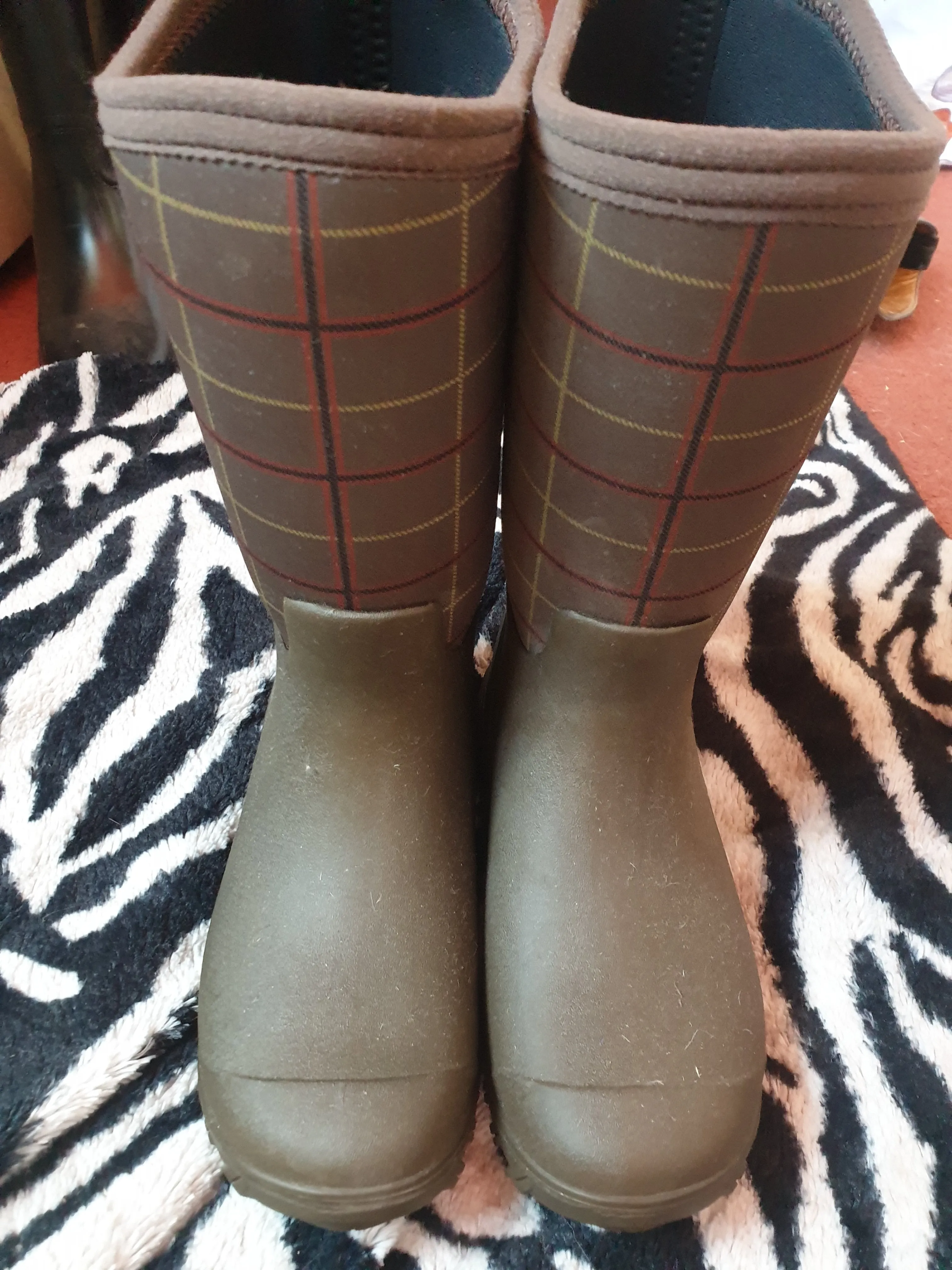 NEW WITH TAGS Brown  HKM neoprene thermo boots FREE POSTAGE ✅