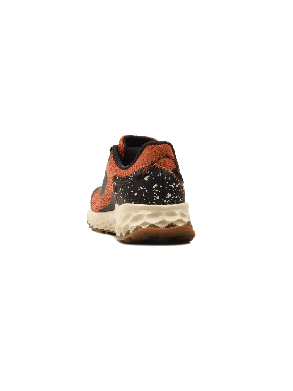 Scarpa Uomo New Balance Garoe con fondo tassellato