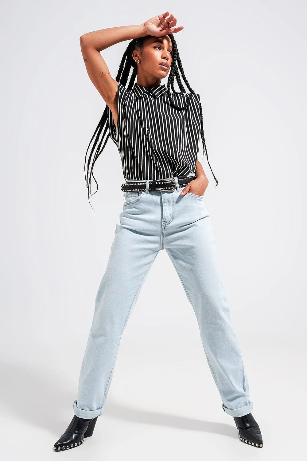 Straight Leg Jeans In Vintage Lightwash