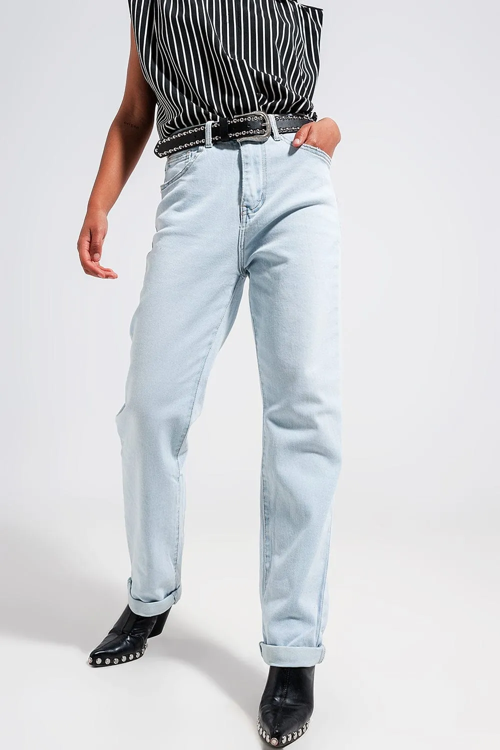 Straight Leg Jeans In Vintage Lightwash