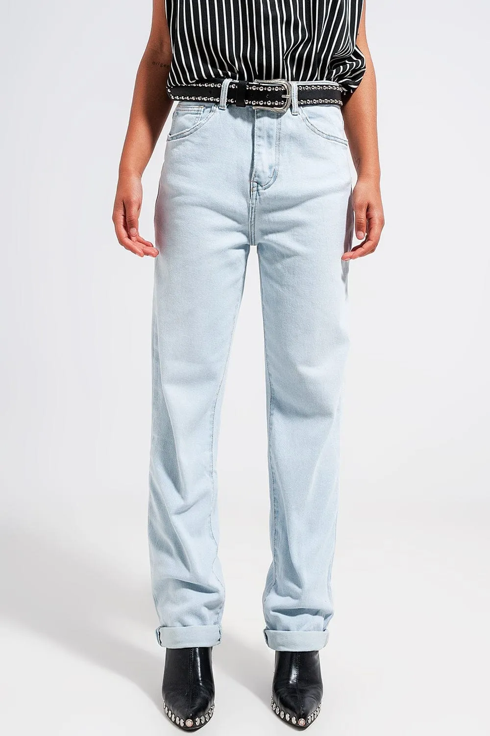 Straight Leg Jeans In Vintage Lightwash