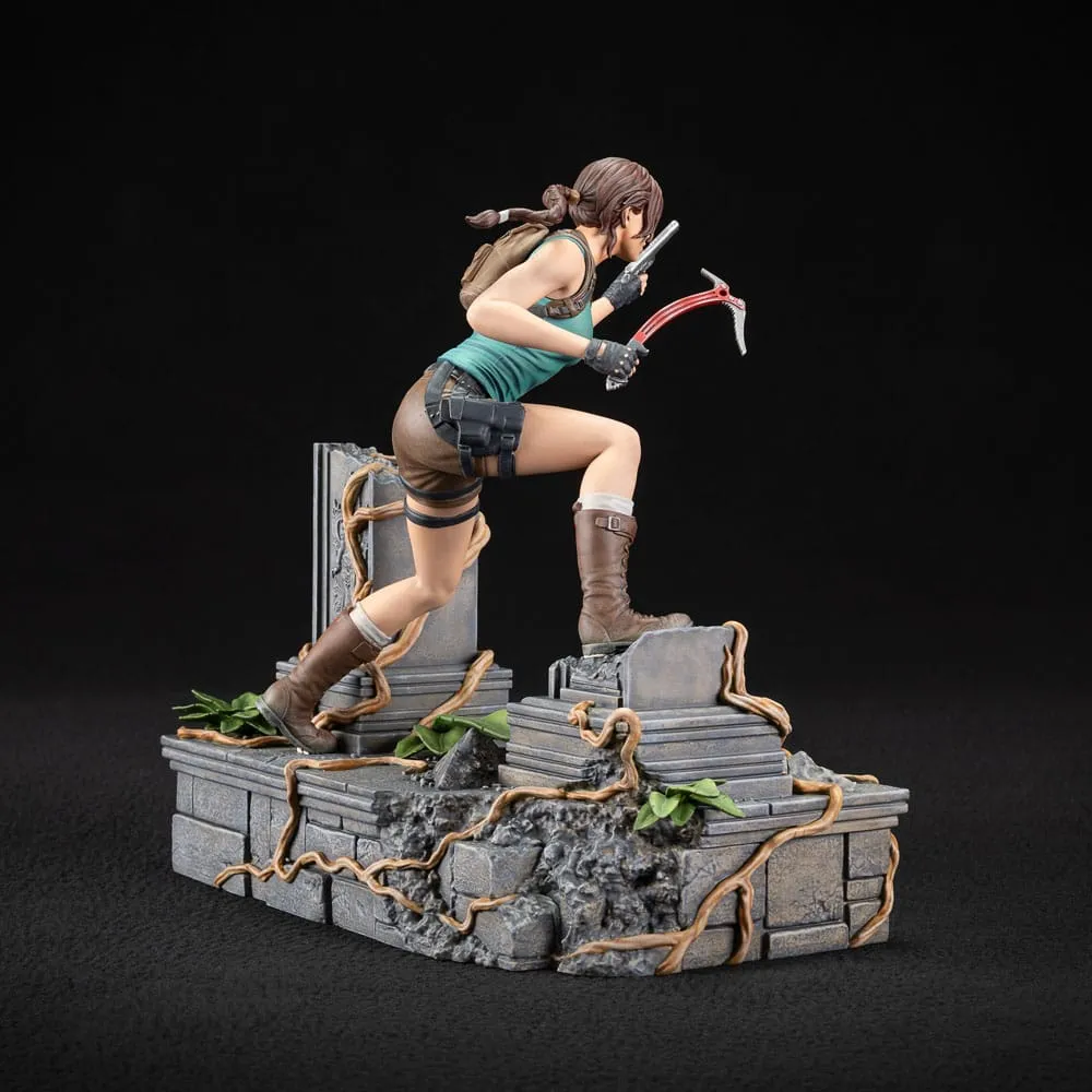 Tomb Raider PVC Statue Lara Croft 24 Cm