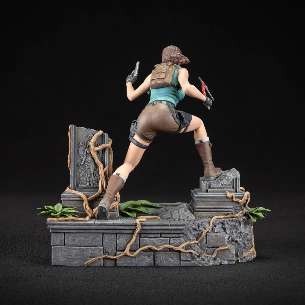 Tomb Raider PVC Statue Lara Croft 24 Cm